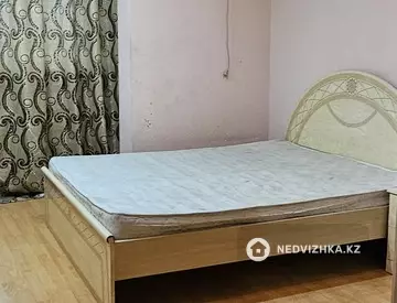 4-комнатная квартира, этаж 7 из 12, 100 м², на длительный срок