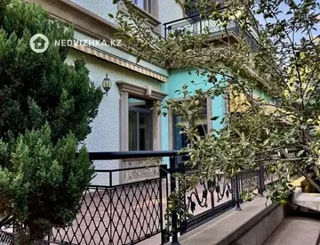 20-комнатный дом, 25 соток, 3 200 м²