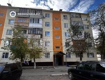 4-комнатная квартира, этаж 2 из 5, 60 м²