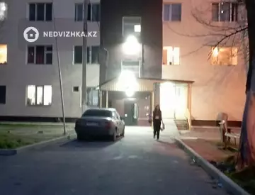 1-комнатная квартира, этаж 4 из 5, 18 м²