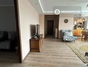 4-комнатная квартира, этаж 6 из 9, 82 м²