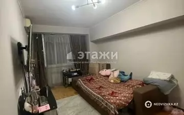 1-комнатная квартира, этаж 4 из 5, 37 м²