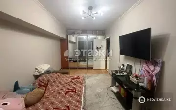 1-комнатная квартира, этаж 4 из 5, 37 м²