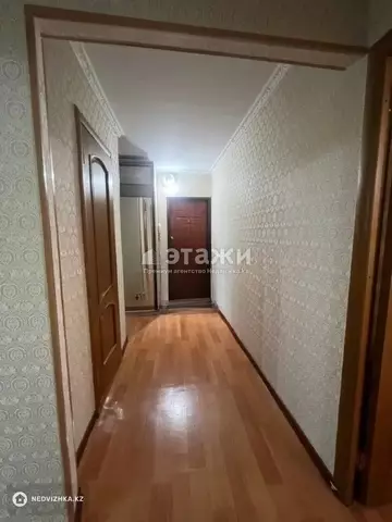 2-комнатная квартира, этаж 3 из 5, 56 м²