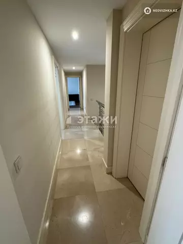 5-комнатная квартира, этаж 2 из 2, 220 м², на длительный срок