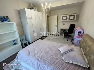 5-комнатная квартира, этаж 2 из 2, 220 м², на длительный срок