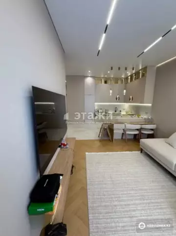 2-комнатная квартира, этаж 7 из 21, 55 м²