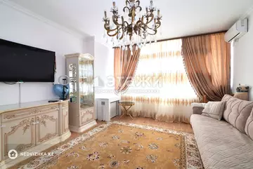 4-комнатная квартира, этаж 8 из 12, 97 м²