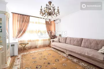 4-комнатная квартира, этаж 8 из 12, 97 м²