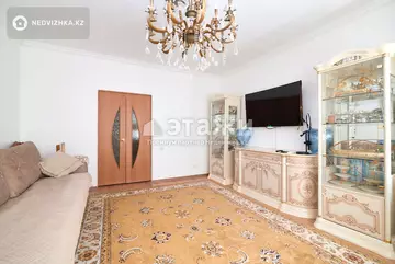 4-комнатная квартира, этаж 8 из 12, 97 м²