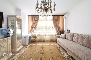 4-комнатная квартира, этаж 8 из 12, 97 м²