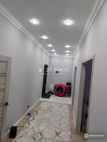 2-комнатная квартира, этаж 9 из 12, 64 м²
