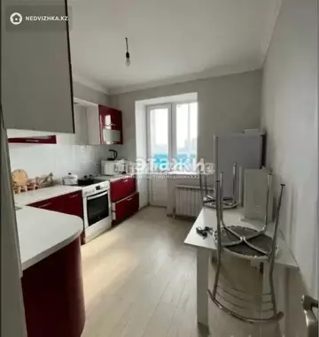 2-комнатная квартира, этаж 3 из 5, 60 м²