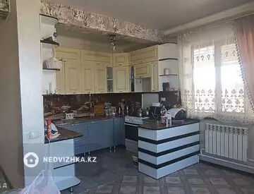 5-комнатный дом, 6 соток, 240 м²