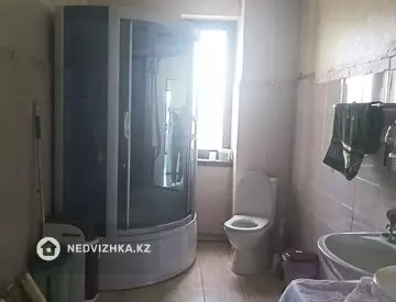 5-комнатный дом, 6 соток, 240 м²