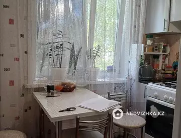 3-комнатная квартира, этаж 4 из 5, 58 м²