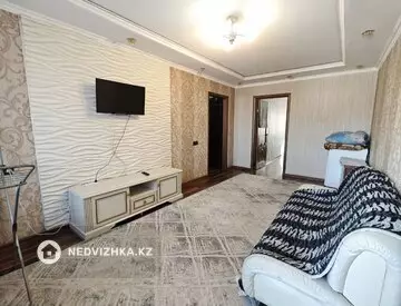 2-комнатная квартира, этаж 3 из 5, 45 м²