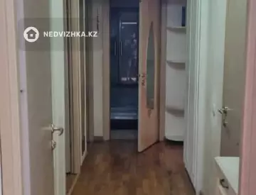 3-комнатная квартира, этаж 4 из 5, 70 м²