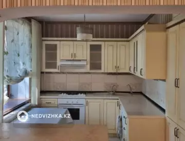3-комнатная квартира, этаж 4 из 5, 70 м²