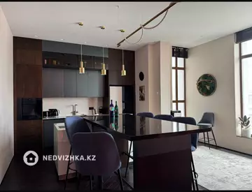 4-комнатная квартира, этаж 8 из 8, 190 м²