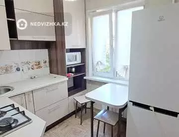3-комнатная квартира, этаж 2 из 5, 67 м², на длительный срок