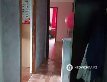 4-комнатная квартира, этаж 2 из 5, 61 м²