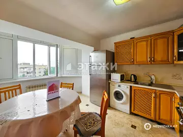 4-комнатная квартира, этаж 5 из 5, 100 м²