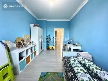 4-комнатная квартира, этаж 3 из 10, 120 м²