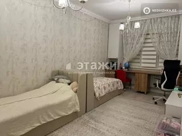 4-комнатная квартира, этаж 2 из 12, 112 м²