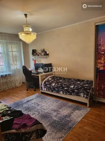 3-комнатная квартира, этаж 4 из 5, 86 м²
