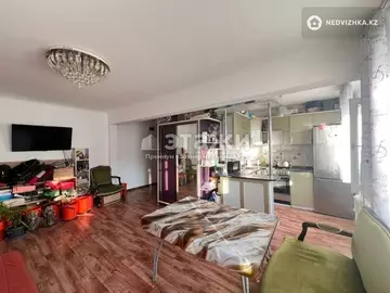 2-комнатная квартира, этаж 4 из 5, 46 м²