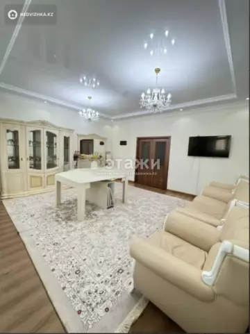 3-комнатная квартира, этаж 10 из 12, 125 м²