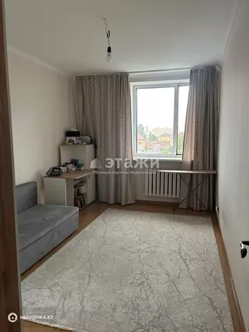 2-комнатная квартира, этаж 3 из 12, 64 м²