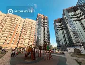 3-комнатная квартира, этаж 16 из 24, 90 м²