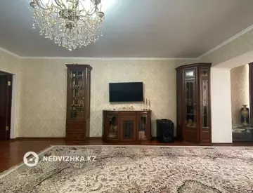 4-комнатная квартира, этаж 2 из 6, 151 м²