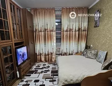 2-комнатная квартира, этаж 3 из 5, 53 м², посуточно