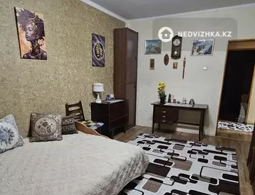 2-комнатная квартира, этаж 3 из 5, 53 м², посуточно