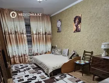 2-комнатная квартира, этаж 3 из 5, 53 м², посуточно