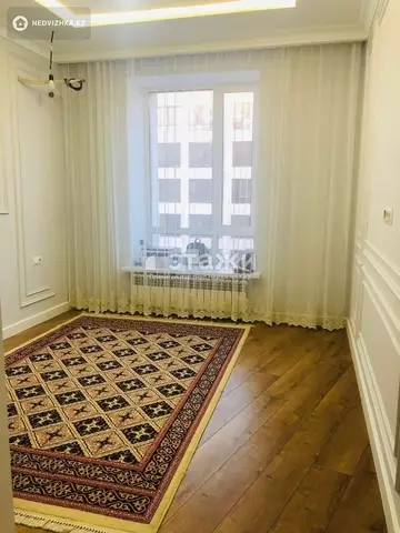 3-комнатная квартира, этаж 8 из 10, 90 м²