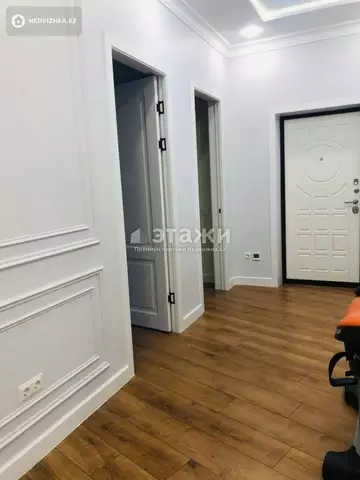 3-комнатная квартира, этаж 8 из 10, 90 м²