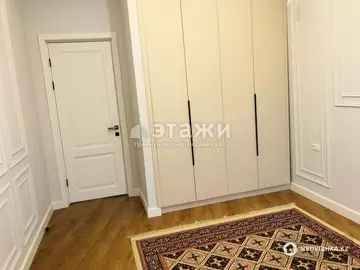 3-комнатная квартира, этаж 8 из 10, 90 м²