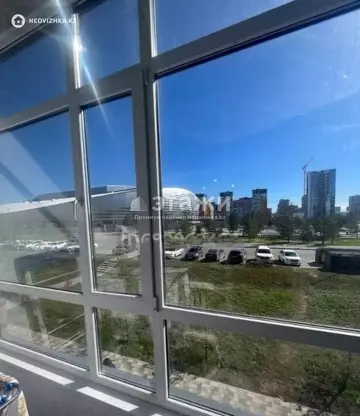 3-комнатная квартира, этаж 2 из 9, 80 м²
