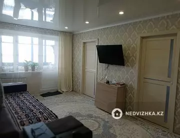 4-комнатная квартира, этаж 4 из 5, 62 м²