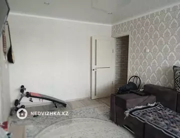 4-комнатная квартира, этаж 4 из 5, 62 м²