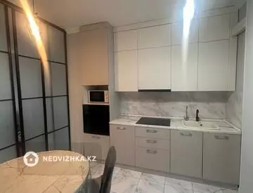 3-комнатная квартира, этаж 4 из 12, 87 м²