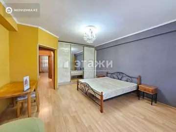 3-комнатная квартира, этаж 3 из 5, 90 м², на длительный срок
