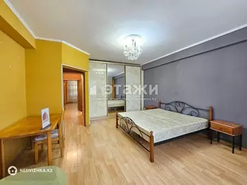 3-комнатная квартира, этаж 3 из 5, 90 м², на длительный срок