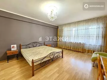 3-комнатная квартира, этаж 3 из 5, 90 м², на длительный срок