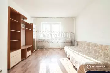 1-комнатная квартира, этаж 4 из 5, 36 м²
