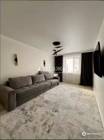 3-комнатная квартира, этаж 8 из 10, 94 м²